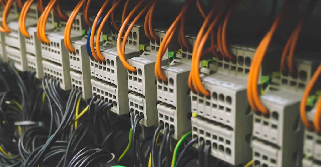 Consecuencias de la Energía Reactiva en tu Empresa: Impacto y Soluciones